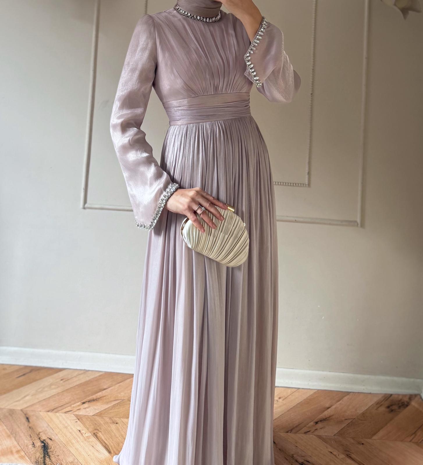 TAŞ DETAYLI ELBİSE 