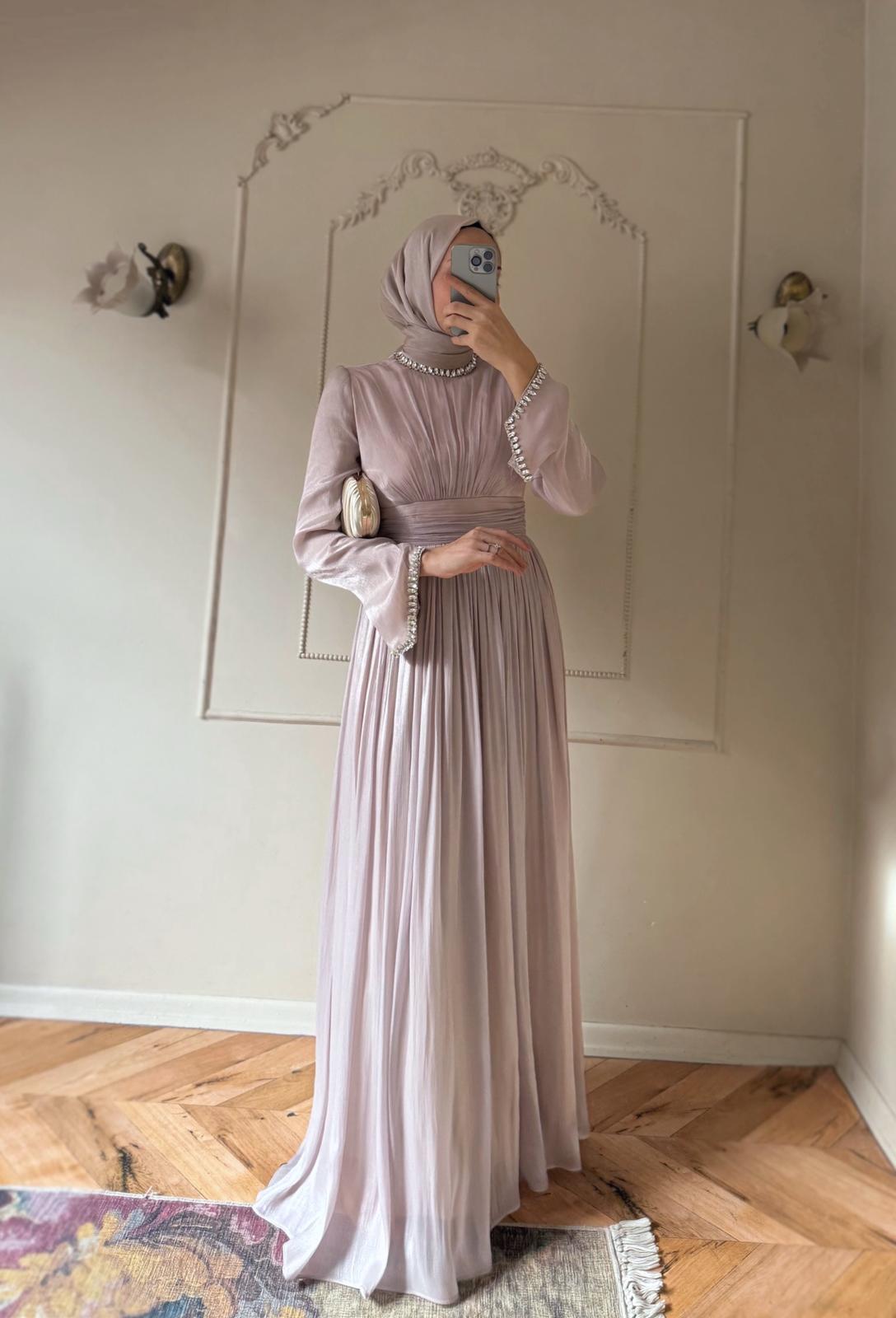 TAŞ DETAYLI ELBİSE 