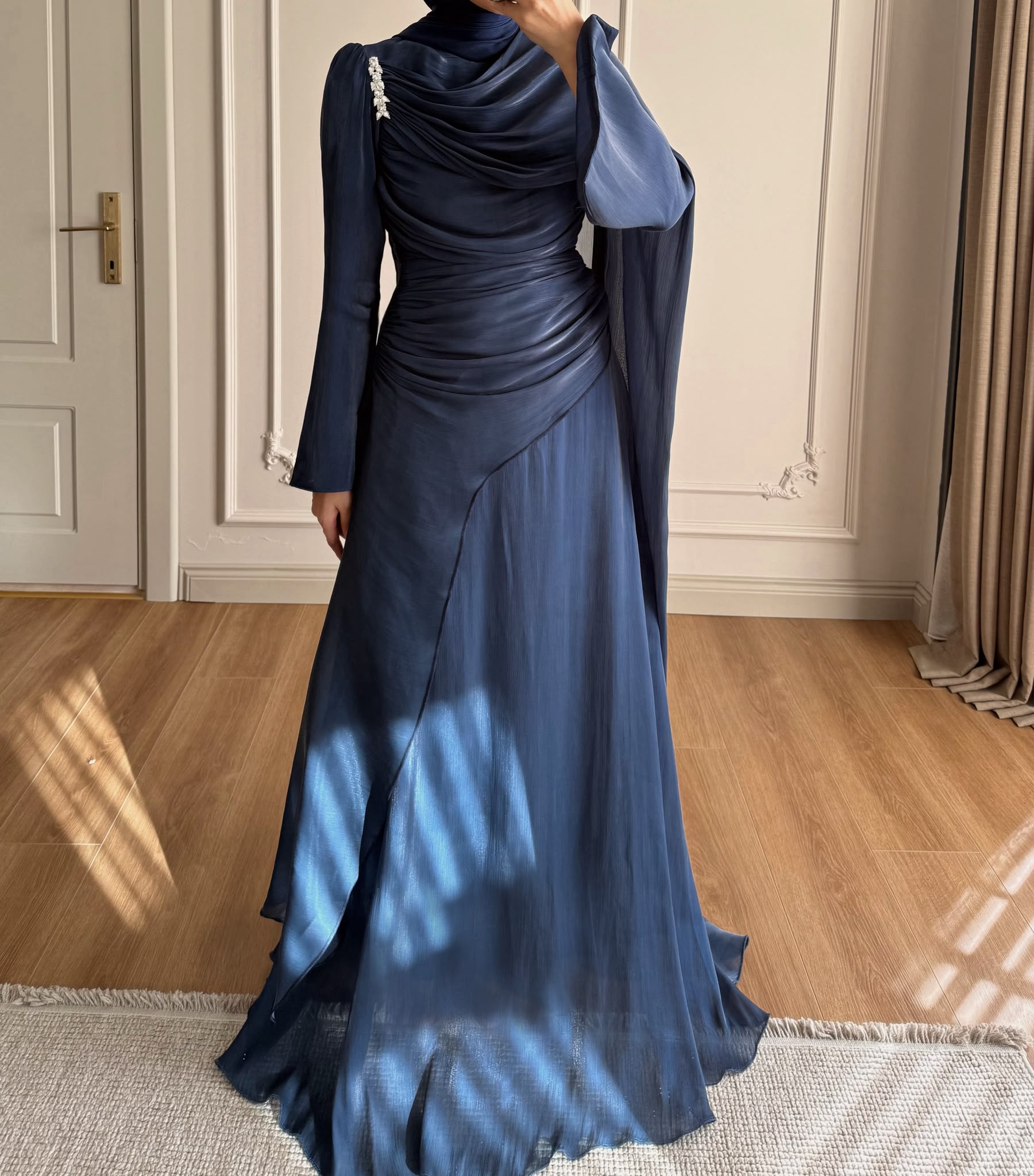 DÖKÜMLÜ LACİVERT ORGANZE ELBİSE